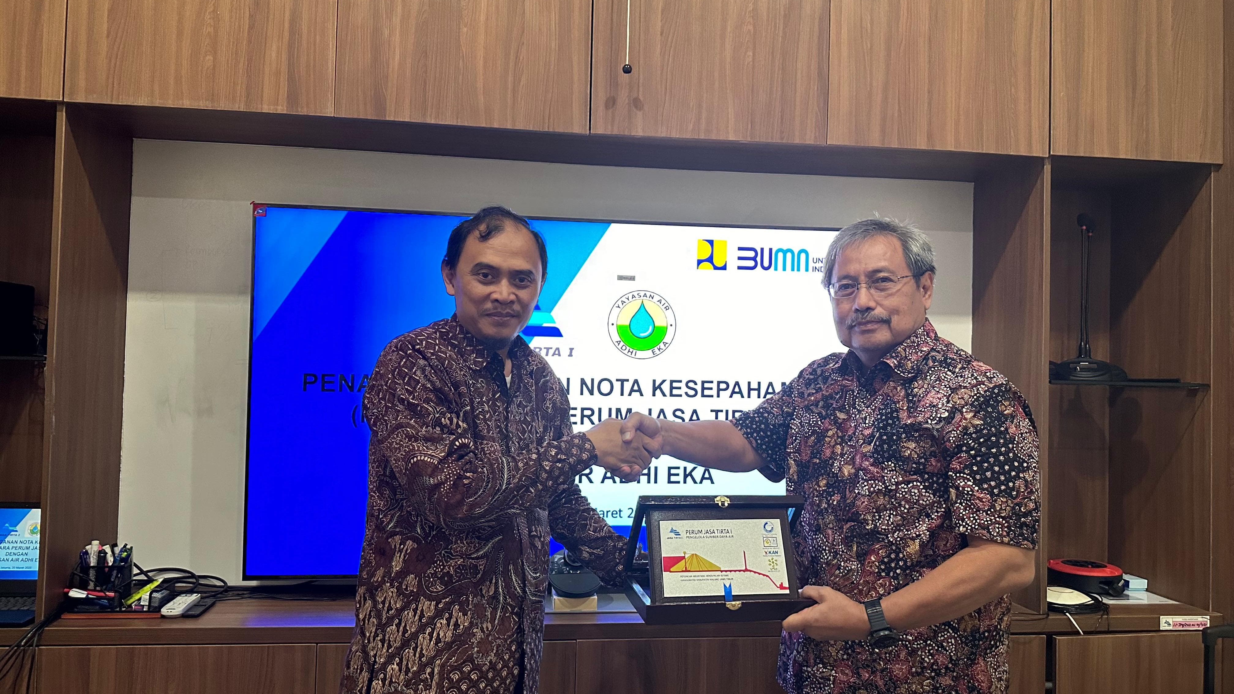 Mou Kerjasama Yayasan Air Adhi Eka dengan PJT I
